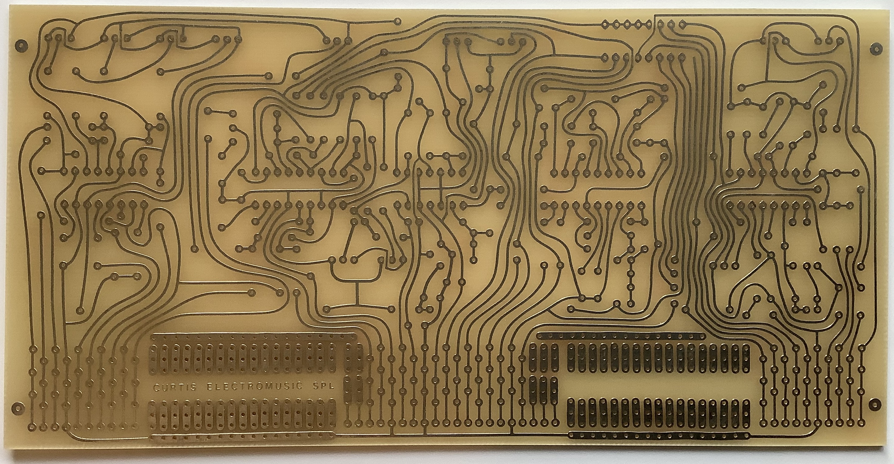 Vintage IC - Sand, software and sound